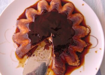 Ar žinote, kokie saldėsiai puikuojasi ant kalėdinio stalo svetur?