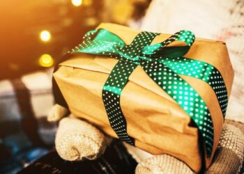 Ką reikia žinoti perkant Kalėdines dovanas internetu?
