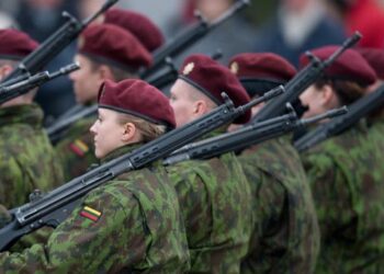 Sausio 4 d. bus sudaromi 2017 šaukimo į nuolatinę privalomąją pradinę karo tarnybą sąrašai