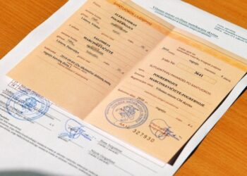 Atsisakius popierinių gimimo, mirties ir santuokos liudijimų, gyventojų laukia kelios naujovės