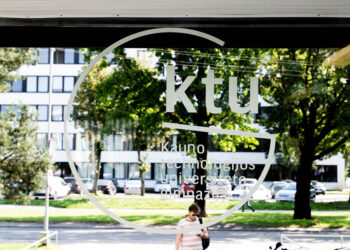 Geriausieji užsieniu nesižavi: 74,1 proc. KTU gimnazijos abiturientų pasirinko studijas Lietuvoje