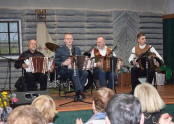 Alovė – mažoji armonikierių sostinė!