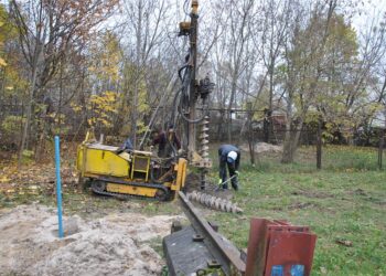 Pradėjus buvusios naftos bazės teritorijos valymo darbus – netikėtos kliūtys