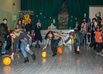 Helovinas Luksnėnuose: įspūdingos kaukės, žaidimai ir gardi moliūgienė