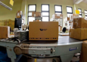 Kodėl gali užtrukti pašto siuntų iš užsienio kelionė?