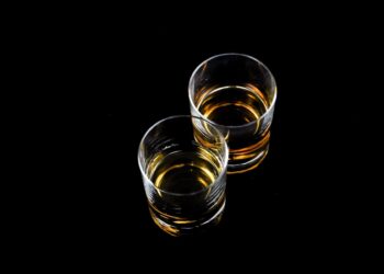 Ko nežinojote apie viskį? Gėrimo gamyba ir kokteilių receptai