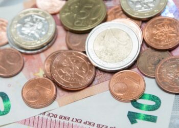 Socialinės naujovės nuo sausio 1-osios: didėja socialinės išmokos