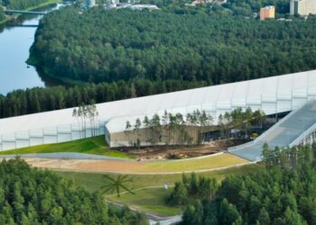 Ant „Snow Arenos“ stogo planuojama įrengti saulės baterijas