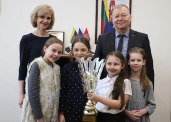 Alytaus miesto savivaldybės vadovų sveikinimai „Lithuanian show dance championship 2018“ čempionėms