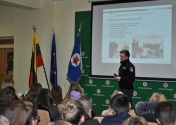 Atvirų durų dienos renginyje susirinko gausus būrys susidomėjusio jaunimo