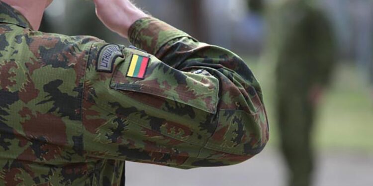 Kariai savanoriai Lietuvos kariuomenė Uniforma