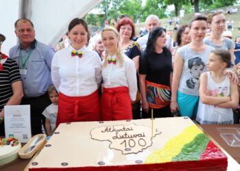 Druskininkai šimtmečio proga Lietuvai padovanojo 100 tortų
