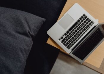 Kodėl taip greitai išsikrauna jūsų kompiuteris?