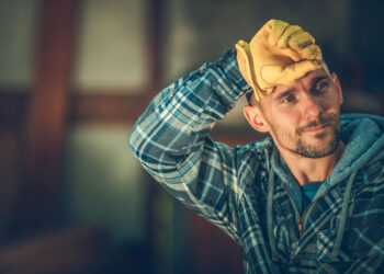 Didėja baudos už nelegaliai įdarbintus darbuotojus, pažeidėjai bus viešinami