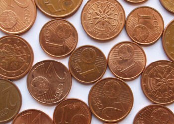 Iš apyvartos bus išimtos 1 ir 2 euro centų monetos – atsiskaitant grynaisiais, sumos bus apvalinamos