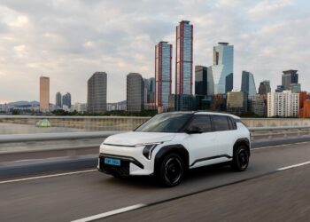 Elektromobilių vaidmuo keičiasi: biudžetinės klasės modeliai jau tinkami šeimai ir mieste, ir ilgose kelionėse