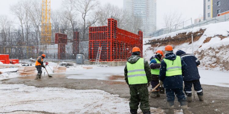 Darbai statybų aikštelėje (asoc. nuotr.)