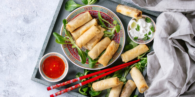 Spring rolls suktinukai | Freepik