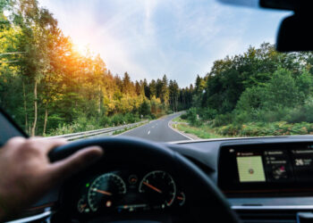 Šylant orams vairavimas keičiasi: ekspertai primena keliuose laukiančius iššūkius