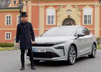 Atnaujinta „Škoda Enyaq“ jau keliuose: važiuoja efektyviau ir toliau