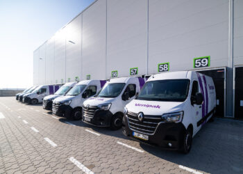 Atidariusi didžiausią logistikos terminalą Kaune, „Venipak“ ieško darbuotojų: žada nemokamai vežti į darbą