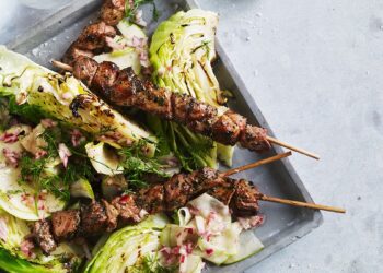 Daržovių iššūkis: nė dienos be salotų – nepamirškite jų grilindami