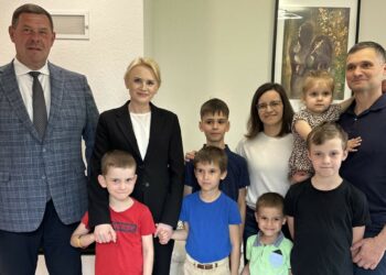 Padėka gausios šeimos tėvams – Alovėje gyvenantiems Žilvinui ir Julijai Jablonskams