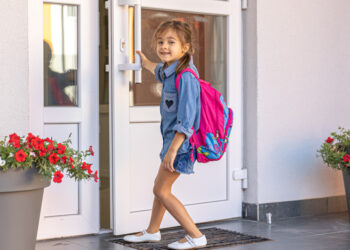 Kaip pasiruošti pirmai savarankiškai vaiko kelionei į ar iš mokyklos?