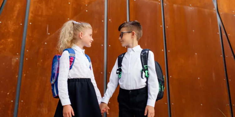 Berniukai ir mergaitės / Freepik nuotr.