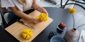 Mangai: kaip tinkamai išsirinkti, supjaustyti ir panaudoti virtuvėje