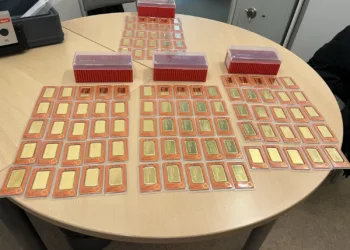 8 kg aukso ir virš milijono eurų – krūva įtariamųjų Žemės ūkio ministerijoje