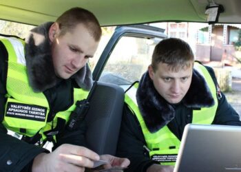 Keliaujančiojo asmens dokumentas – toks pat vertingas kaip ir banko kortelė